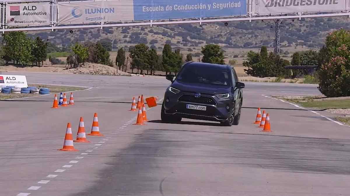 2021 Toyota Rav4 Plug-In Hybrid Geyik Testi Yayınlandı