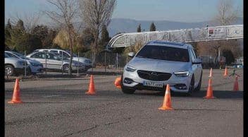 Opel Insignia Sports Tourer Yol Tutuş Testi