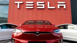 Tesla Çalışanlarına Maskeyi Yeniden Zorunlu Kıldı