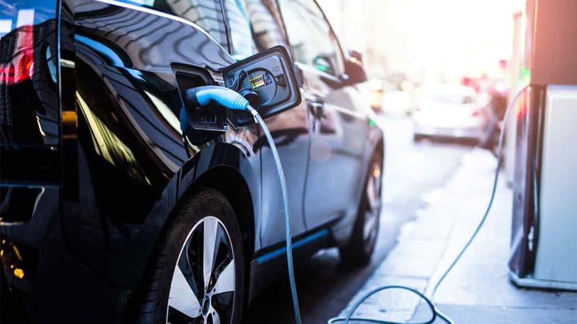 Elektrikli Araçlara Hizmet İçin Altyapı Çalışmaları Sürüyor