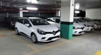 Sıfır Otomobiller Rezidansların Otoparklarında Stoklanıyor