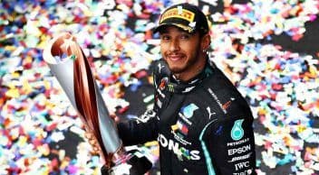 Lewis Hamilton Emeklilikten Vazgeçti