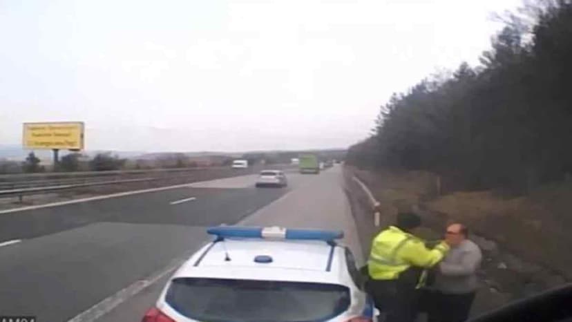 Bulgar Polisinden Türk Şoföre Tokat