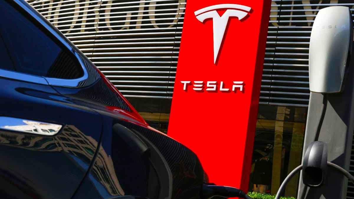 Tesla’dan Yıl Sonu İndirimi