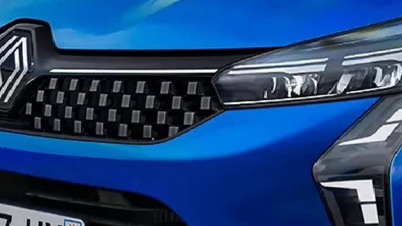 Makyajlı 2024 Renault Clio Yüzünü Gösterdi