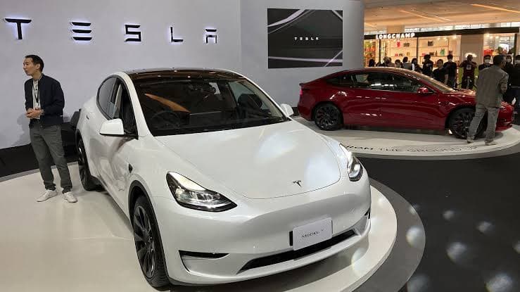 Tesla, 1,1 Milyon Aracını Yazılım Hataları Nedeniyle Geri Çağıracak!