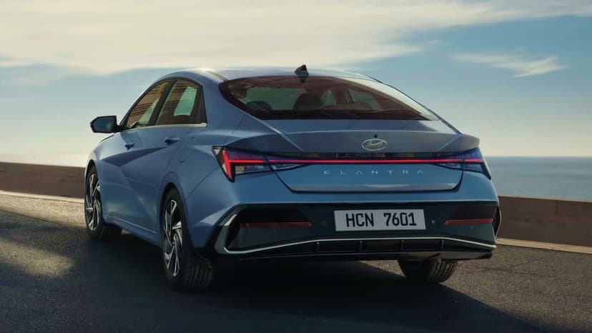 Makyajlı Hyundai Elantra Türkiye'de Satışa Sunuldu: Fiyatı ve Özellikleri Belli Oldu!