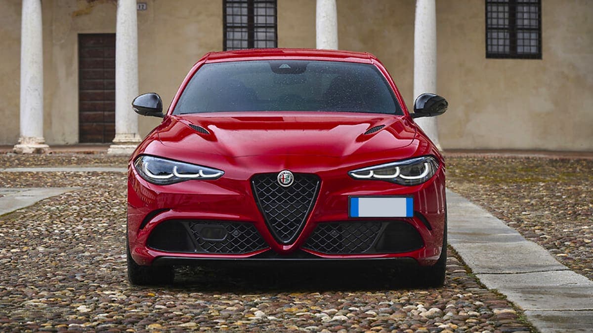 2024 Alfa Romeo Giulia Fiyatı, Özellikleri ve Donanım Paketleri