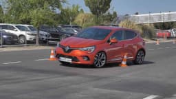 2020 Renault Clio V Yol Tutuş Testi