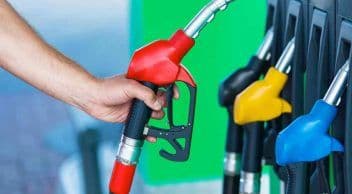 Bu Ay Akaryakıt Fiyatlarına ne Kadar İndirim ve Zam Geldi