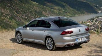 D Segmenti Otomobil Fiyatları: A4, 3 Serisi, Giulia, Mondeo, Xe, C Serisi, Insignia, 508, Talisman, Superb, Camry, Passat ve S60