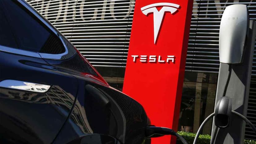 Çip Krizi Tesla'yı da Vurdu! Üretime Ara Veriyor