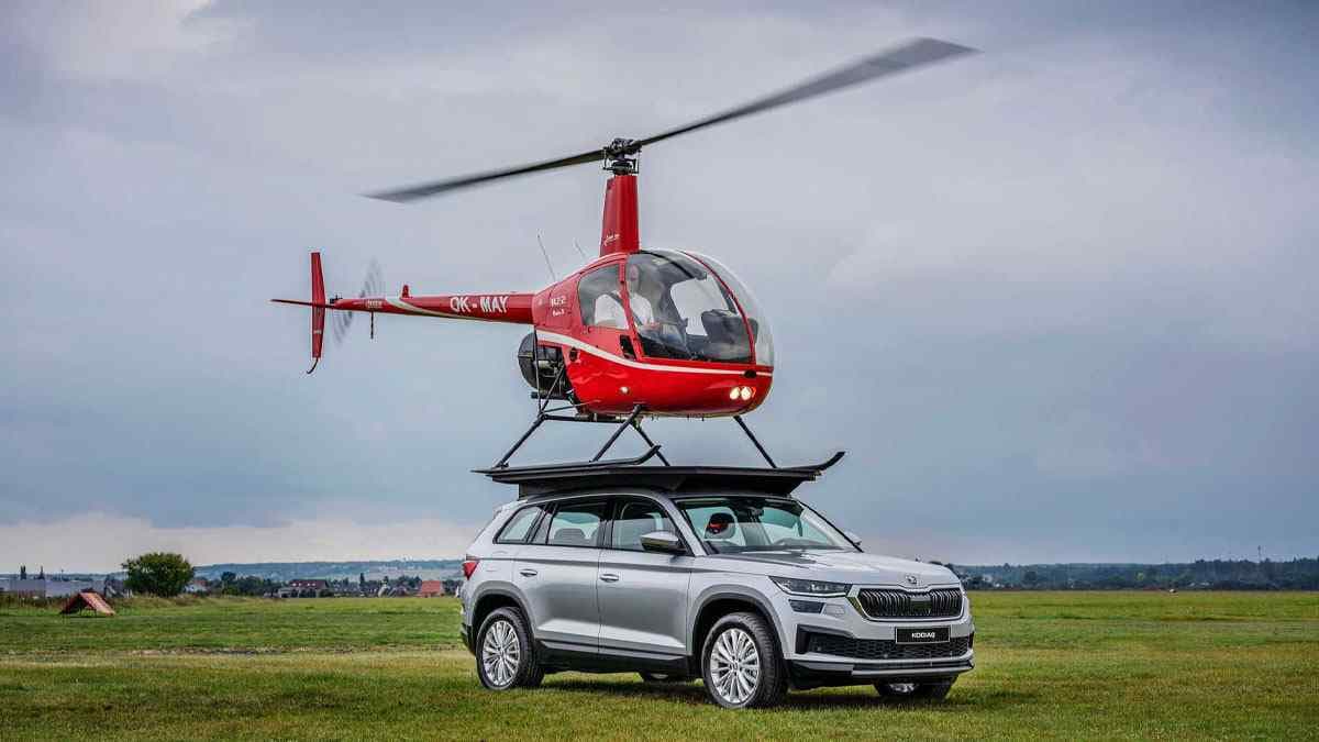 Skoda Kodiaq Modelinin Üstüne Helikopter İndi