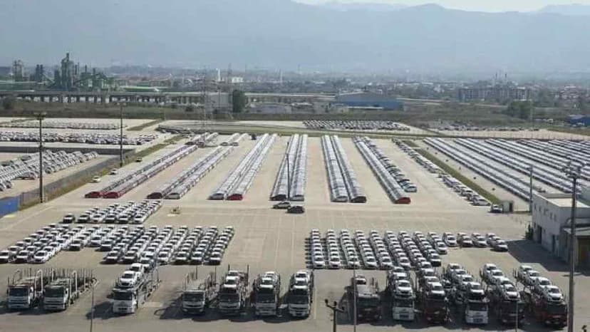 Fabrikaların Önü Sıfır Araç Dolu Ama Satamıyorlar!