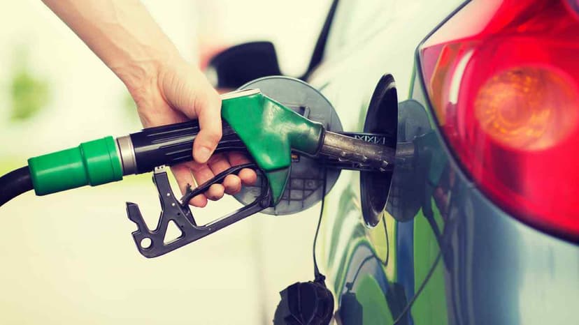 Son Dakika: Pazartesi Gecesi Benzine Büyük Zam!