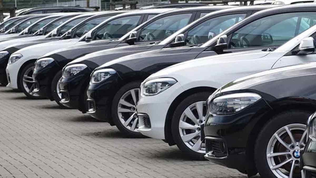 Otomobil Satışlarındaki Düşüş Devam Ediyor