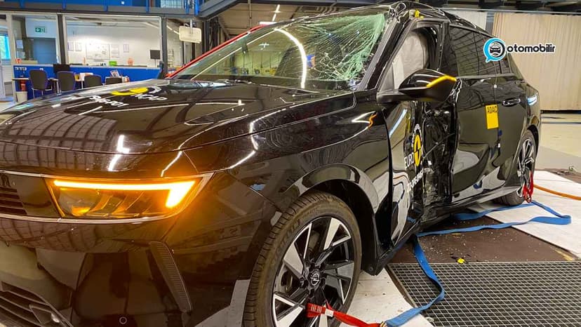 Yeni 2022 Opel Astra Çarpışma Testi Yayınlandı