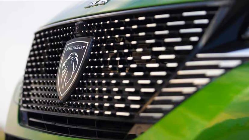 Peugeot'un Yeni Logosu İlk Kez 308 Modeliyle Geliyor!