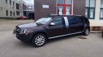 Öğrenciler Tarafından Limuzine Dönüştürülmüş Dacia Duster