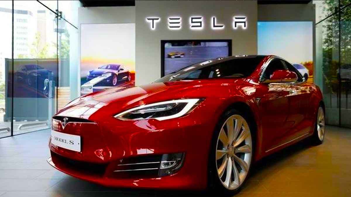 Tesla Araçları Starlink Uydularına Bağlanacak