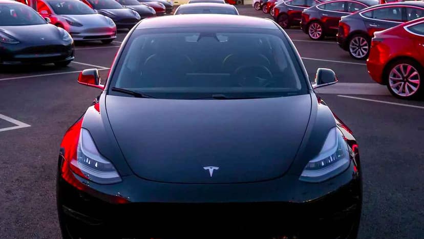 Tesla Binlerce Aracını Geri Çağırıyor!