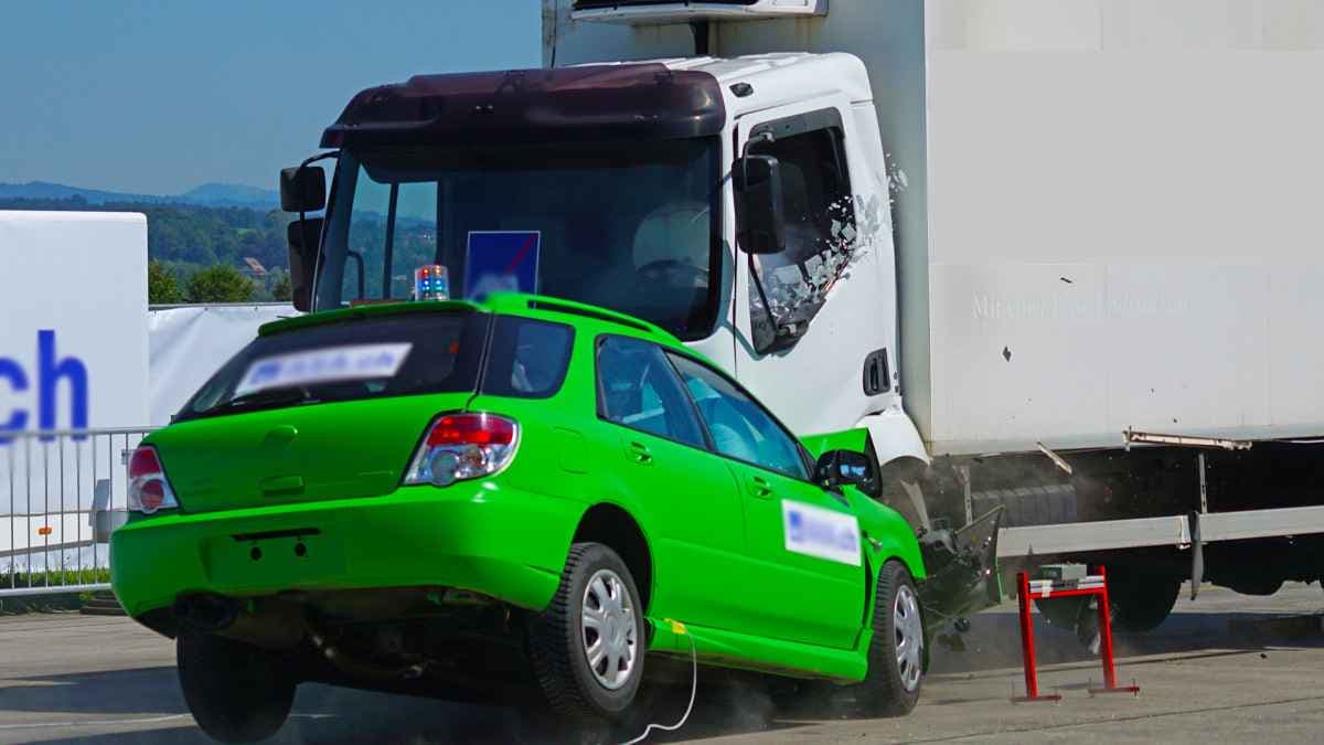 Dünyanın İlk Kadın Sürücü Çarpışma Mankeni Test Edildi