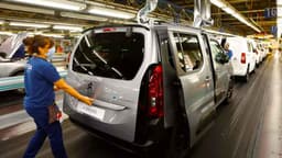İran Fransız Otomobillerin İthalatını Yasakladı