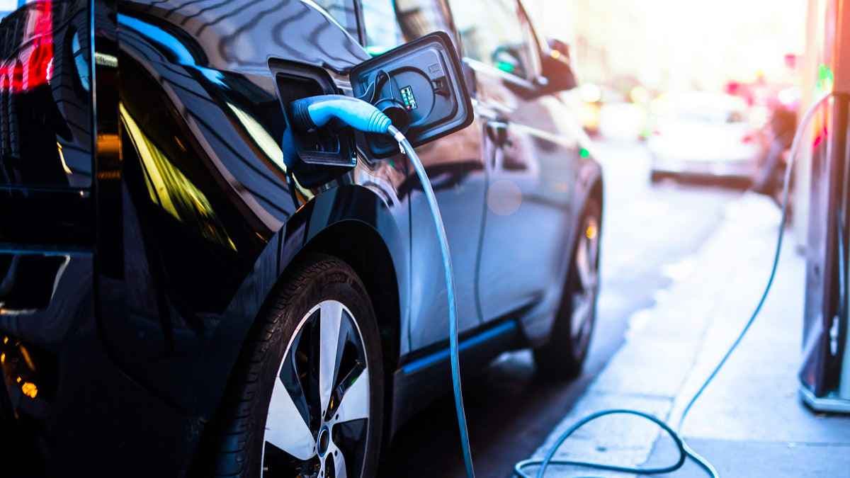 Suudi Arabistan İlk Elektrikli Otomobil Markasını Duyurdu