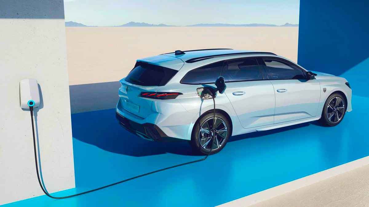 Elektrikli Yeni Peugeot E-308, 2023’Te Türkiye’de!