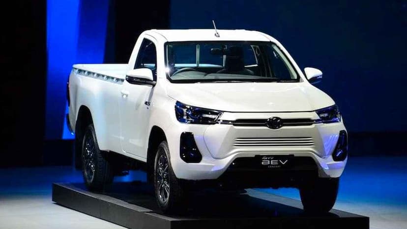 Elektrikli Toyota Hilux Tayland'da Tanıtıldı