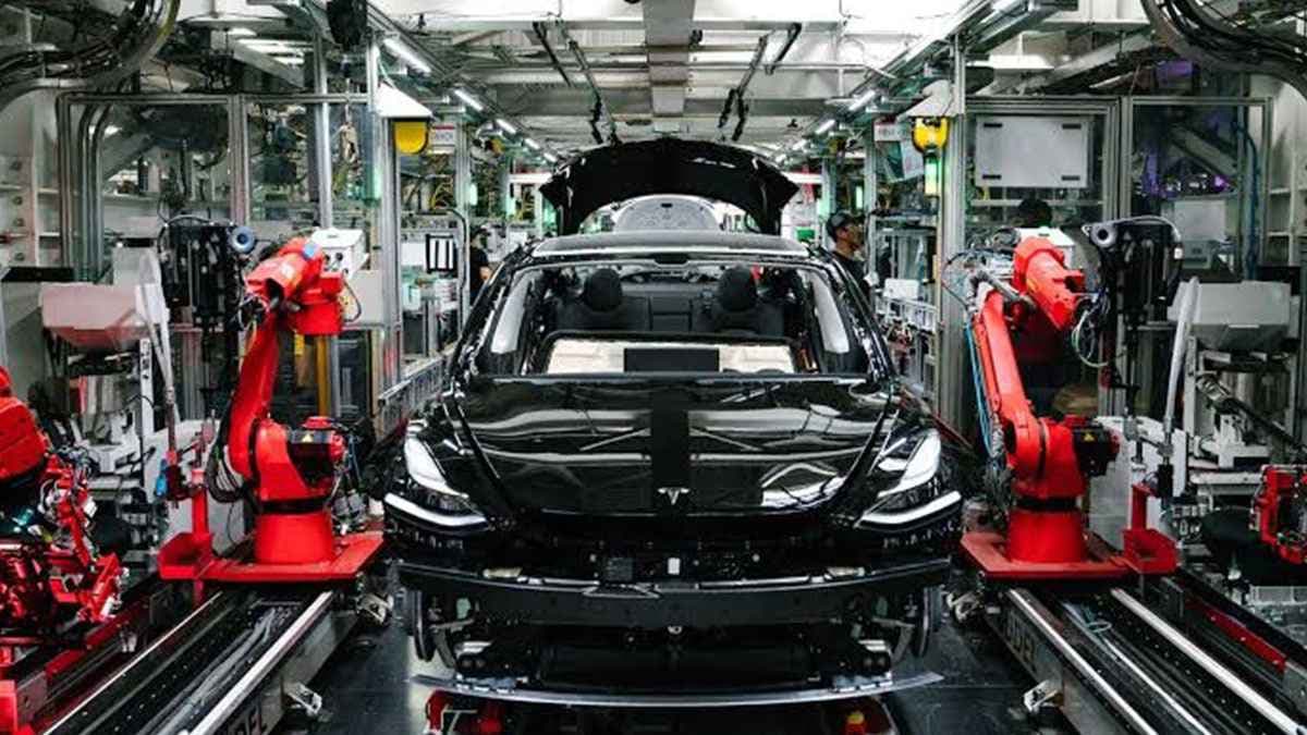 Tesla’nın Şanghay Fabrikasında Üretilen Otomobil Sayısı 2022’De Yüzde 48 Arttı