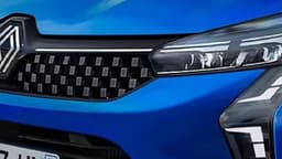 Makyajlı 2024 Renault Clio Yüzünü Gösterdi