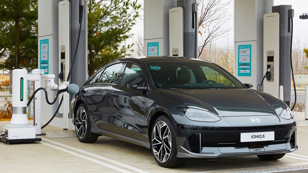 Hyundai’den Elektrikli Araçlar İçin Şarj Robotu