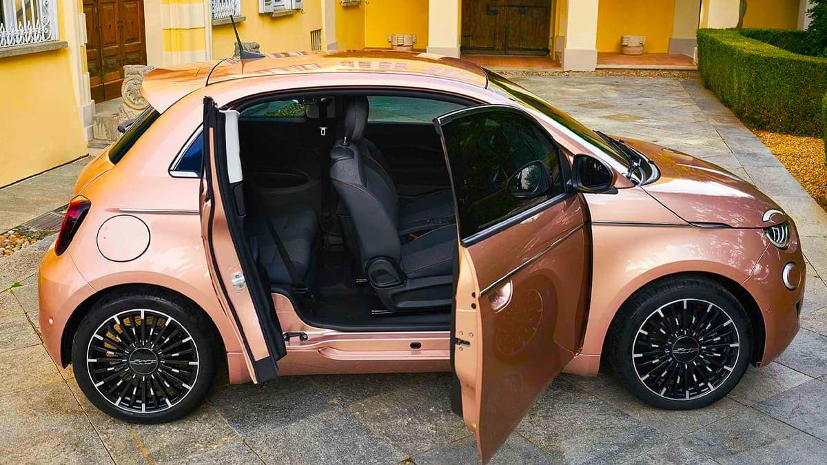Tamamen Elektrikli Fiat 500E Türkiye’de Satışa Sunuldu