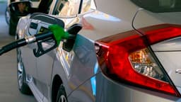 Akaryakıt Fiyatlarına bir Zam Daha Geldi! Benzin Yüzde 75, Motorin İse Yüzde 54 Zamlandı!
