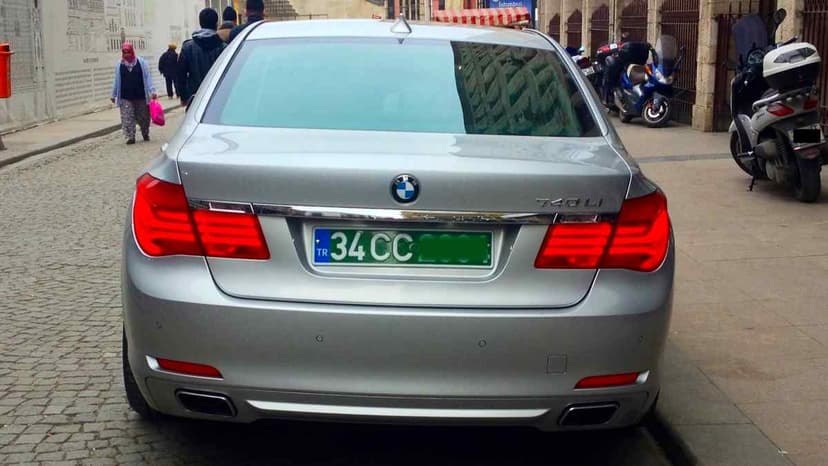 Trafikte Gördüğümüz Farklı Renklere Sahip Plakaların Anlamları