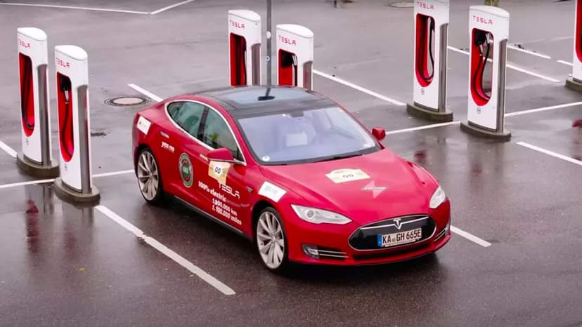 Tesla Model S 1,9 Milyon Kilometreyi Aştı: Uzun Yolculuklarda Rekor Kıran Elektrikli Otomobil!