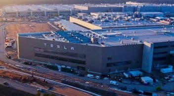 Tesla’nın Almanya Fabrikasında Üretim Durdu!