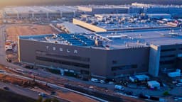 Tesla'nın Almanya Fabrikasında Üretim Durdu!