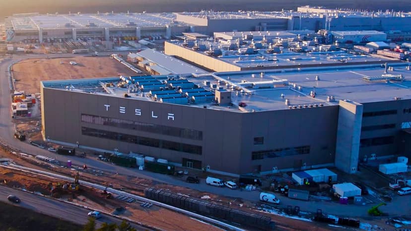 Tesla'nın Almanya Fabrikasında Üretim Durdu!