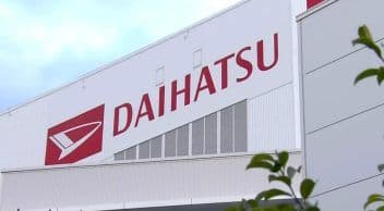 Daihatsu, Araç Güvenlik Test Hatalarının Ardından Üretim Faaliyetlerini Yeniden Başlatıyor