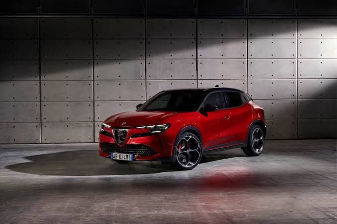 Alfa Romeo, Paris’te Hibrit Modeli Junior Ibrida’yı Tanıtacak