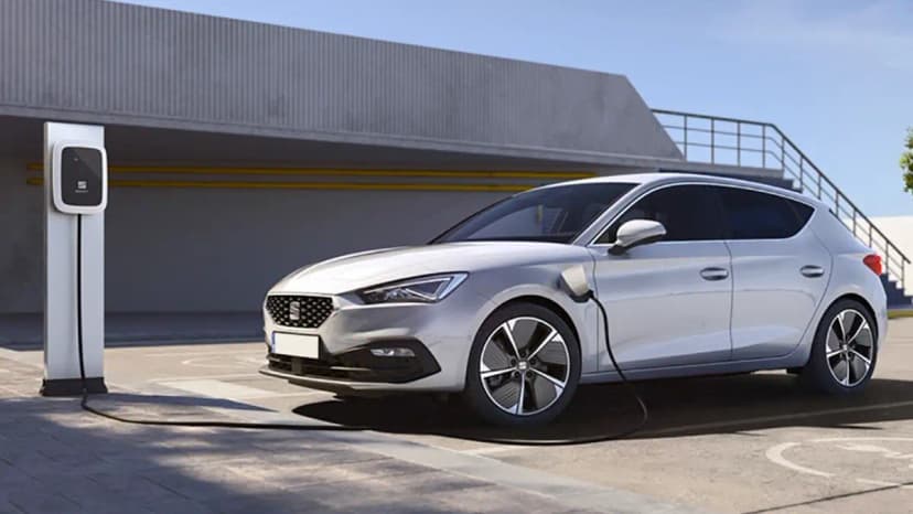 204 Beygirlik Yeni Seat Leon E-Hybrid Türkiye'de!