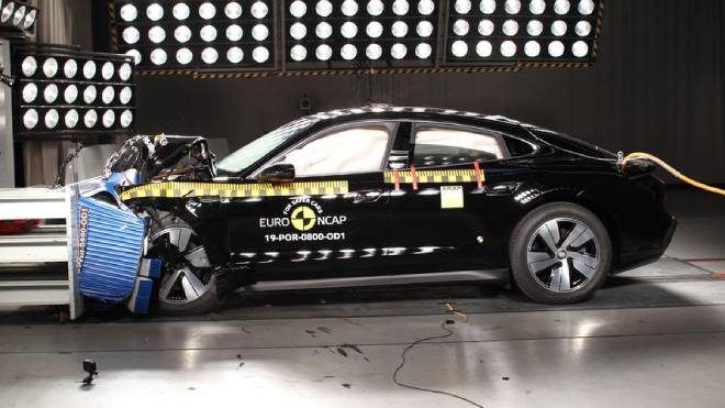 2019 Porsche Taycan Çarpışma Testi 1 2019 Porsche Taycan Çarpışma Testi