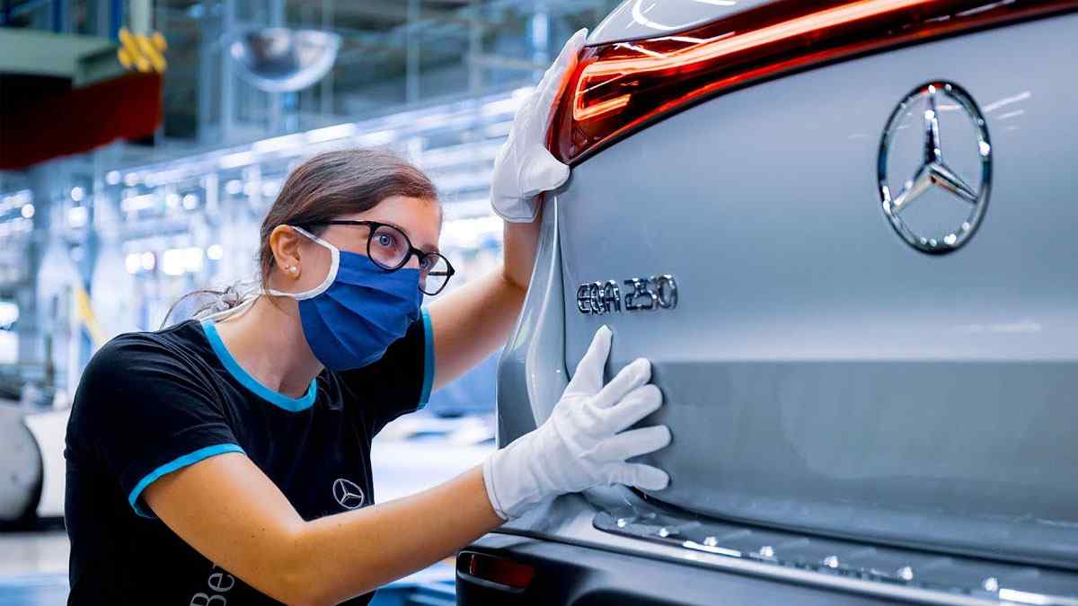 Mercedes Tamamen Elektrikli Araç Üretmeye Başlayacağı Tarihi Açıkladı