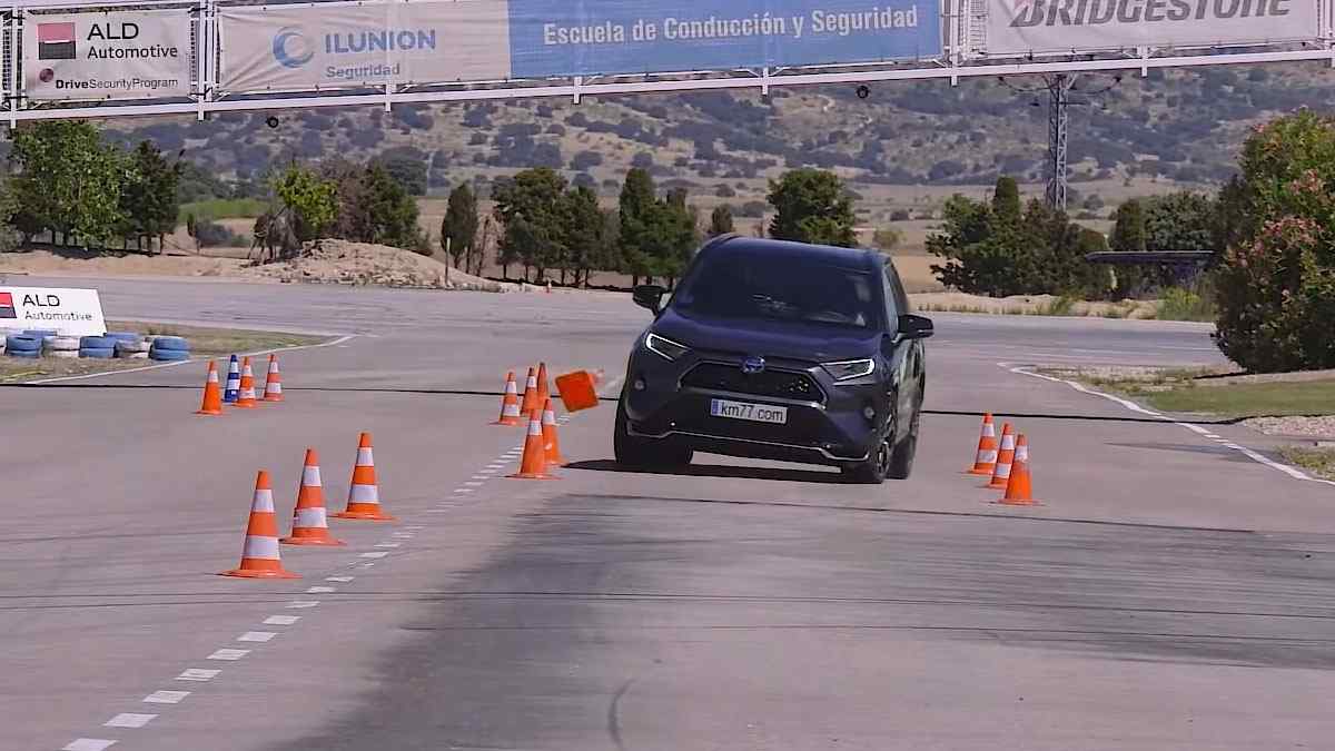 2021 Toyota Rav4 Plug-In Hybrid Geyik Testi Yayınlandı