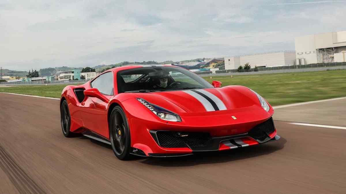 Türkiye'deki En Pahalı 20 Otomobil 12 2020 Ferrari 488 Pista