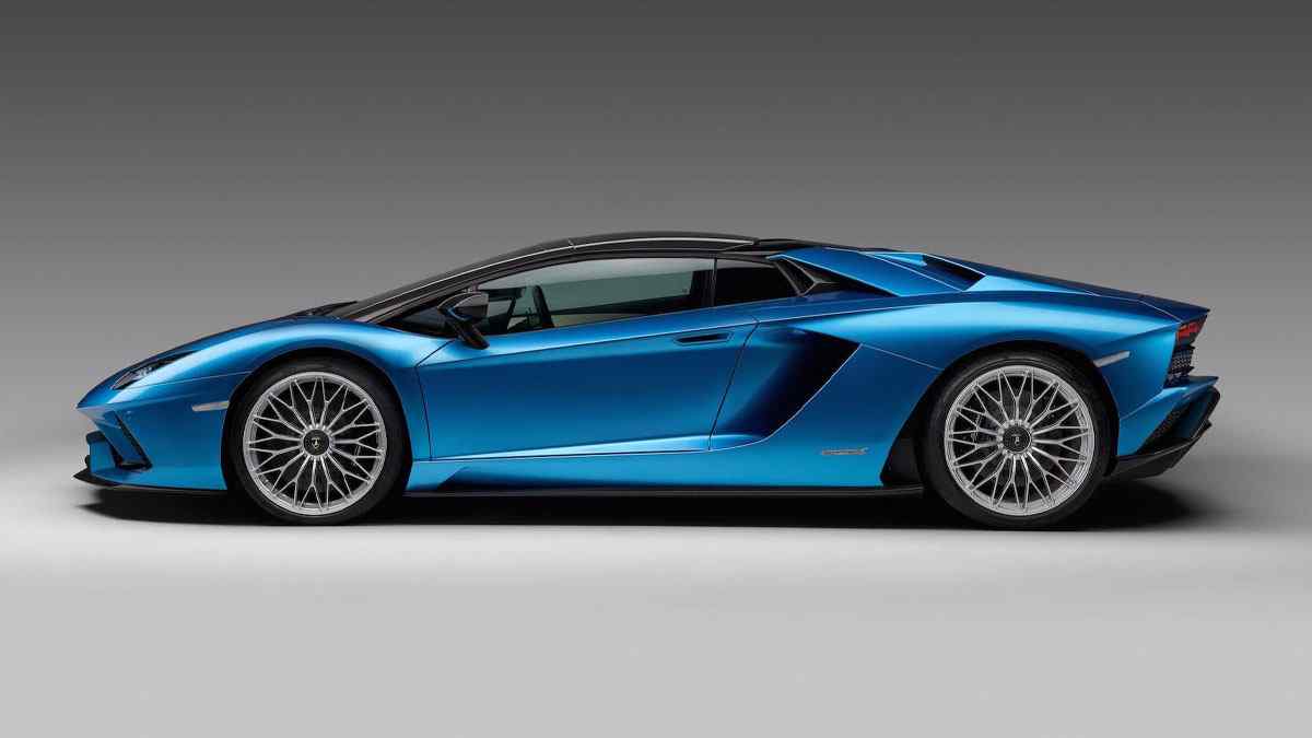 Türkiye'deki En Pahalı 20 Otomobil 9 2018 Lamborghini Aventador S