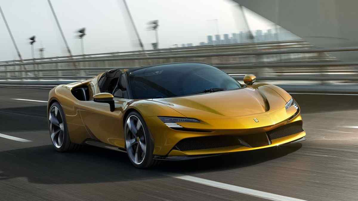 Türkiye'deki En Pahalı 20 Otomobil 19 2021 Ferrari SF90 Stradale