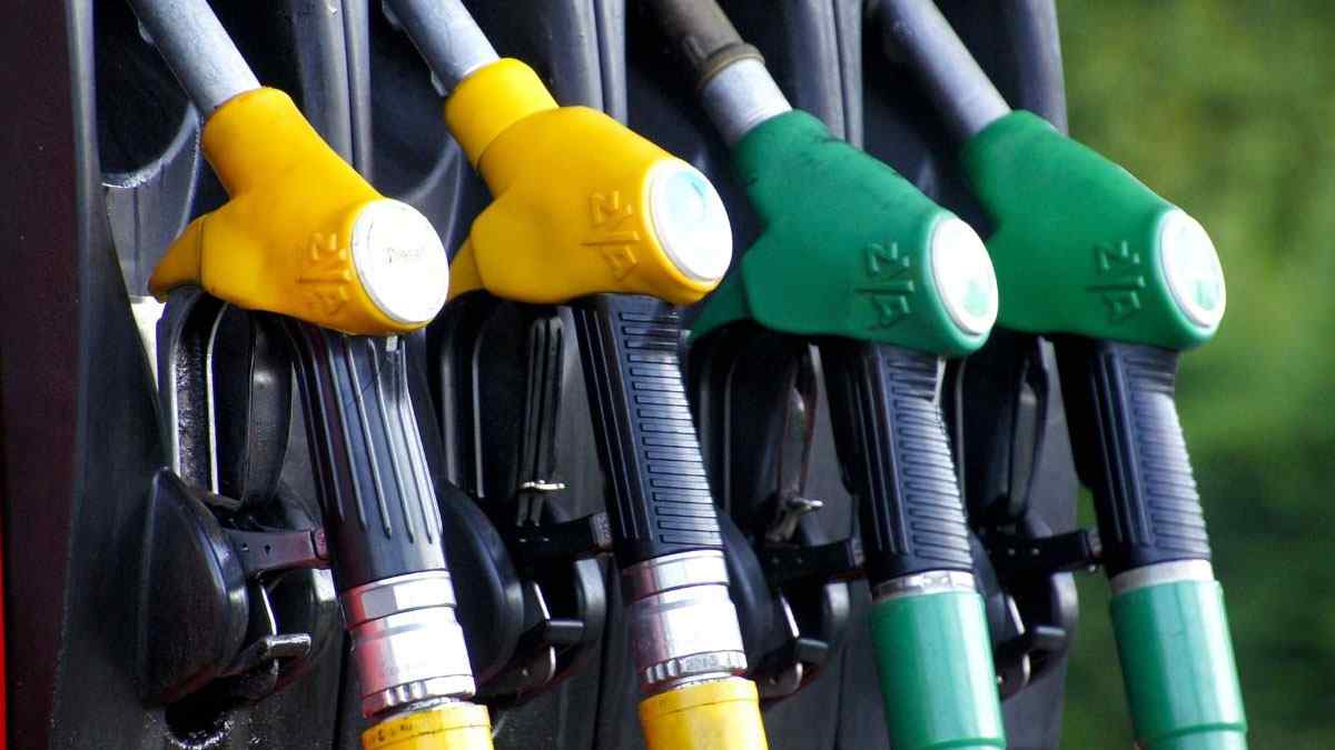 Benzin Fiyatlarına 25 Kuruş Zam